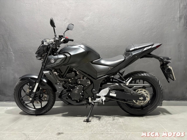 Foto Miniatura Yamaha MT 03 ABS 2023