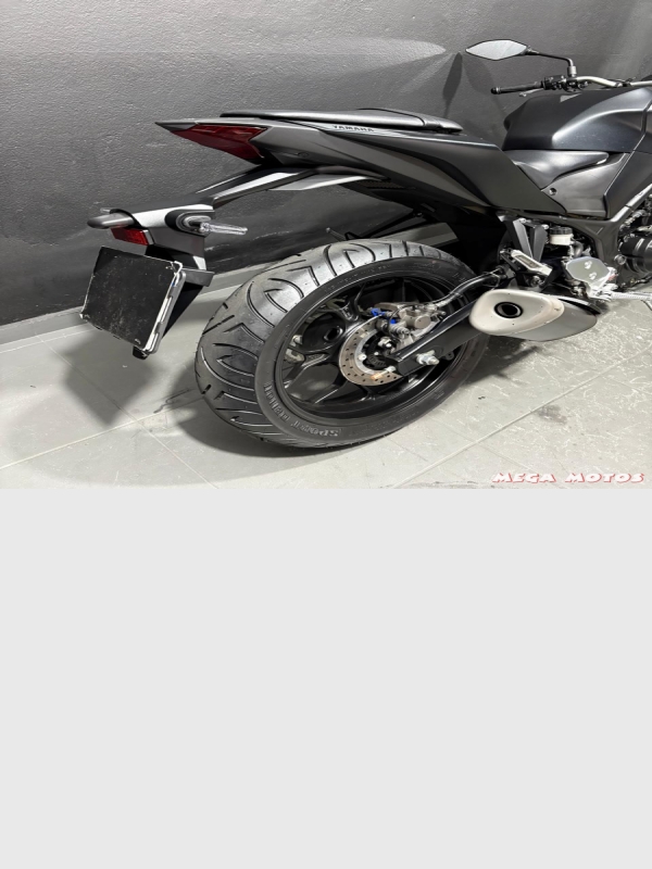 Foto Miniatura Yamaha MT 03 ABS 2023