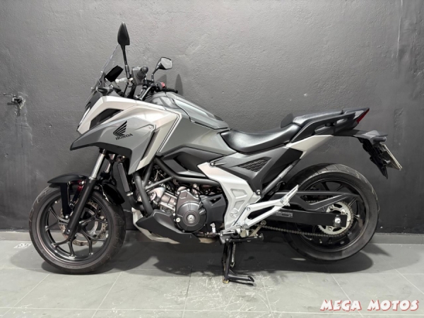 Foto Miniatura Honda NC 750 X ABS 2024