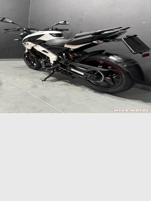 Foto Miniatura BAJAJ DOMINAR D 200 ABS 2024