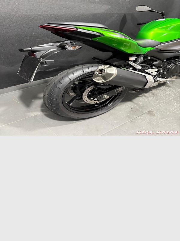 Foto Miniatura Kawasaki Z 500 SE ABS 2025