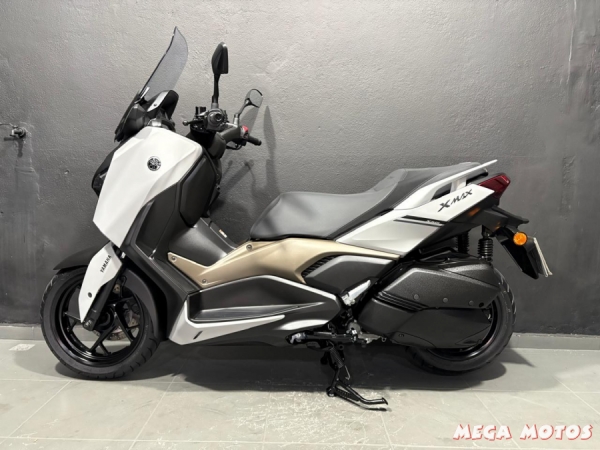 Foto Miniatura Yamaha XMAX 250 ABS CONNECTED - BONUS DE 500 + TRANSF GRATIS - 2025