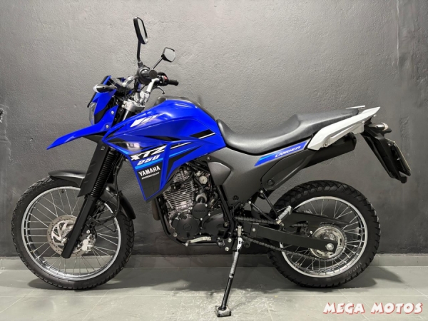 Foto Miniatura Yamaha LANDER 250 ABS 2023